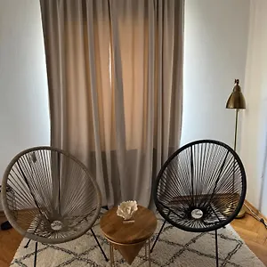 T&s With Free Parking Appartement